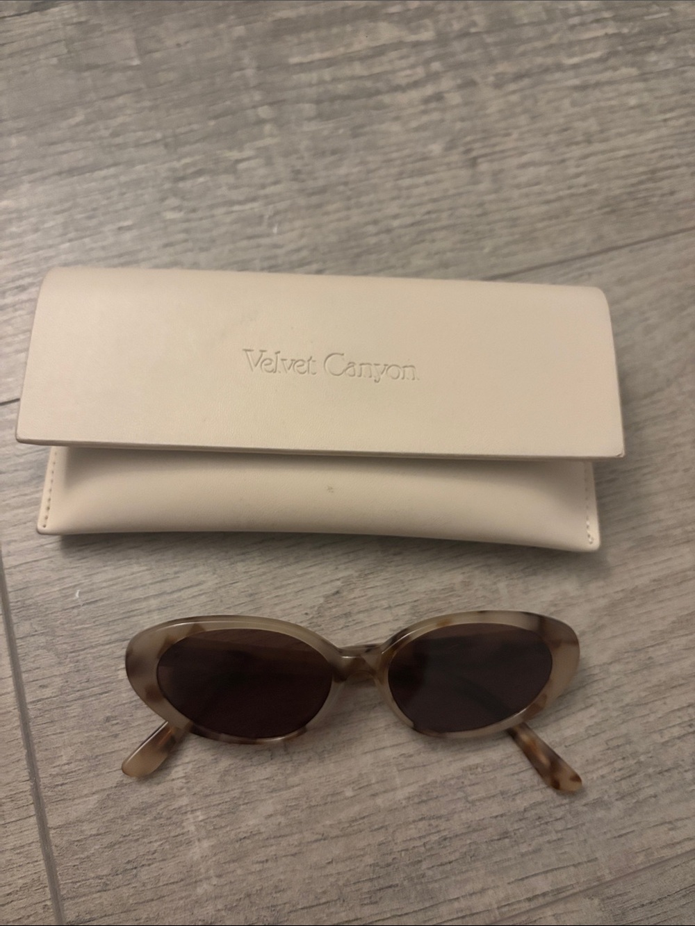 Velvet Canyon Beige Tortoiseshell Oval Sunglasses